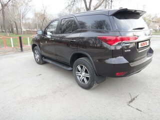 2018 Toyota Fortuner II, коричневый, 3100000 рублей, вид 4