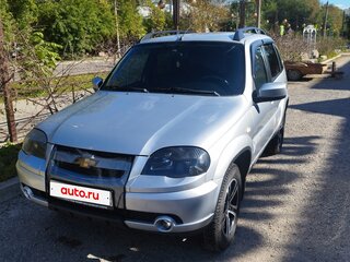 2017 Chevrolet Niva I Рестайлинг, серебристый, 850000 рублей, вид 1