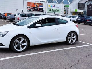 2014 Opel Astra GTC J Рестайлинг, белый, 1700000 рублей, вид 5