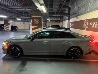 2021 Kia K5 III, серый, 2500000 рублей, вид 4