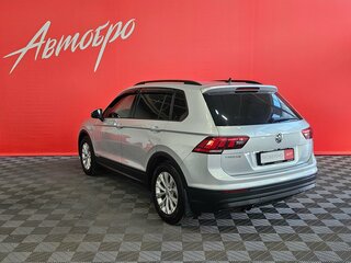 2019 Volkswagen Tiguan II, серебристый, 2270000 рублей, вид 3