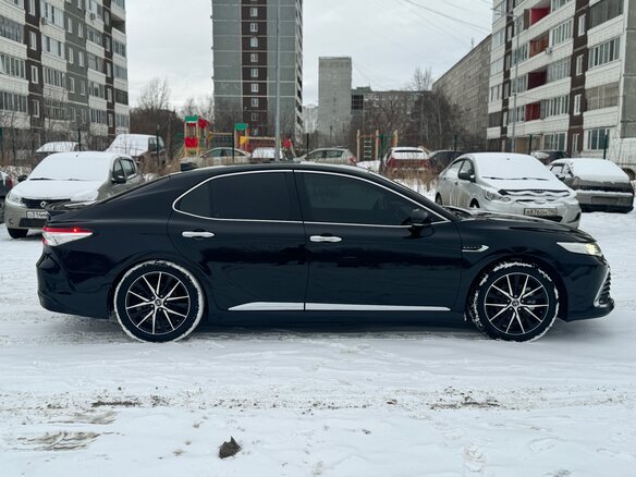 2019 Toyota Camry VIII (XV70), чёрный, 2990000 рублей - вид 3