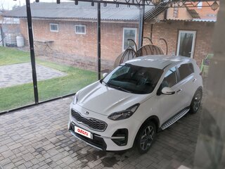 2020 Kia Sportage IV Рестайлинг, белый, 3000000 рублей, вид 1