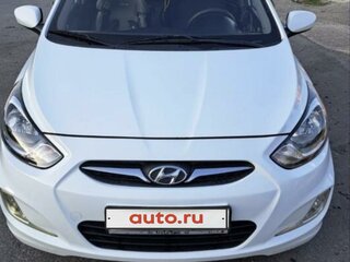 2013 Hyundai Solaris I, белый, 860000 рублей, вид 1
