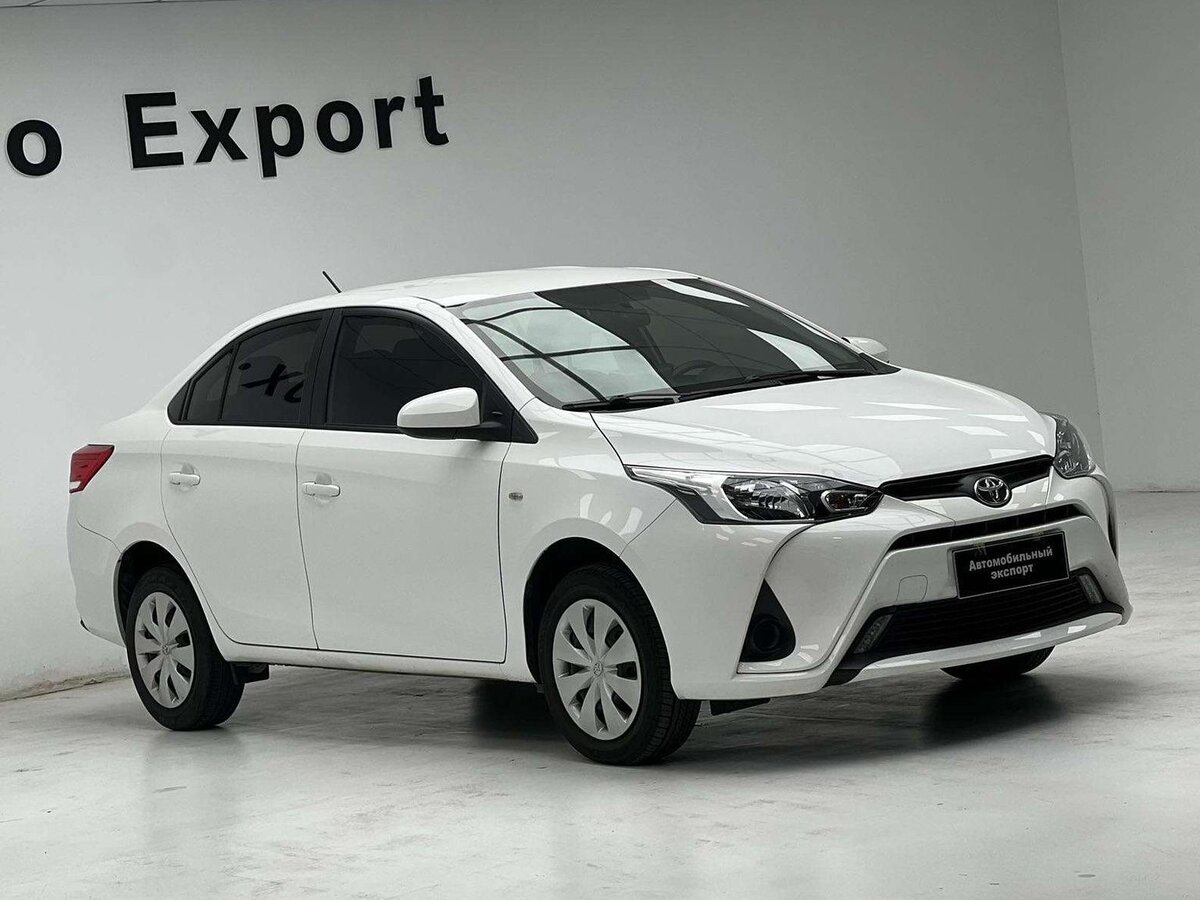 Открыть фотографии: Toyota Yaris IV