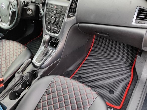 2012 Opel Astra J Рестайлинг, чёрный, 750000 рублей - вид 4