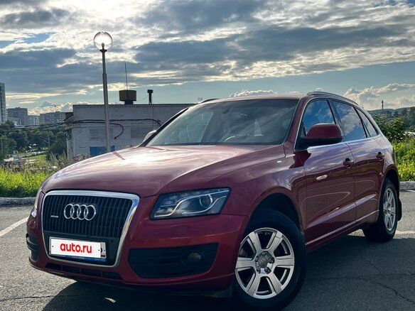2011 Audi Q5 8tiptronic I (8R), пурпурный, 1480000 рублей