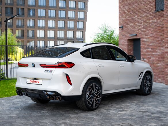 2021 BMW X6 M III (F96), белый, 13000000 рублей - вид 3