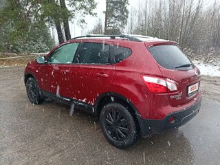 2013 Nissan Qashqai I Рестайлинг, красный, 880000 рублей, вид 5