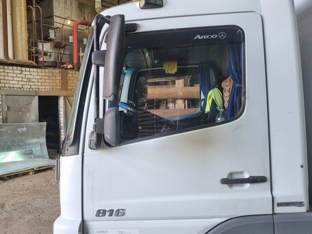 2010 Mercedes-Benz Atego, белый, 3000000 рублей, вид 2