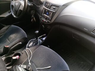 2011 Hyundai Solaris I, красный, 560000 рублей, вид 5