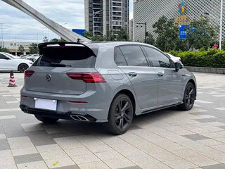 2023 Volkswagen Golf VIII, серый, 2050000 рублей, вид 4
