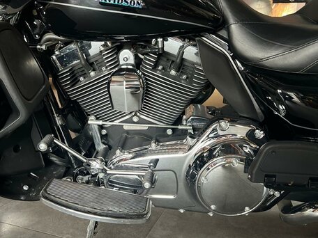 2015 Harley-Davidson Ultra Limited, чёрный, 2000000 рублей, вид 2
