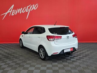2016 Kia Rio III Рестайлинг, белый, 1130000 рублей, вид 3