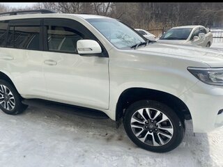 2021 Toyota Land Cruiser Prado 150 Series Рестайлинг 3, белый, 3800000 рублей, вид 1