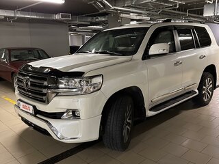 2017 Toyota Land Cruiser 200 Series Рестайлинг 2, белый, 18000000 рублей, вид 1