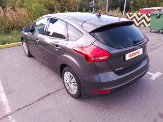 2017 Ford Focus III Рестайлинг, серый, 980000 рублей, вид 4