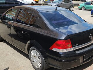 2010 Opel Astra H Рестайлинг, чёрный, 610000 рублей, вид 3