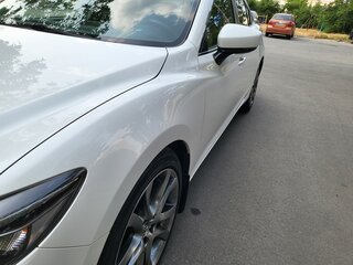 2017 Mazda 6 III (GJ) Рестайлинг, белый, 2400000 рублей, вид 4