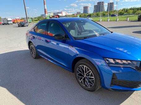 2025 Skoda Octavia IV (A8) Рестайлинг, синий, 4300000 рублей, вид 2