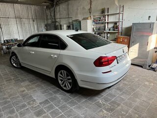 2016 Volkswagen Passat (North America and China) I Рестайлинг, белый, 2000000 рублей, вид 4
