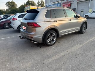 2020 Volkswagen Tiguan II, серебристый, 3000000 рублей, вид 3