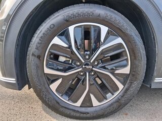 2022 Kia EV6 Standard Range I, серый, 2714055 рублей, вид 5