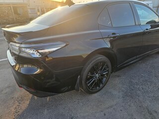 2021 Toyota Camry VIII (XV70) Рестайлинг, чёрный, 3999000 рублей, вид 3