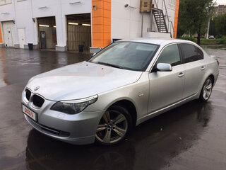 2008 BMW 5 серии 520i V (E60/E61) Рестайлинг, серебристый, 950000 рублей, вид 1