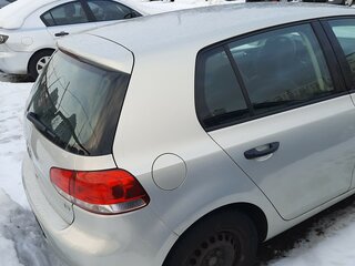 2011 Volkswagen Golf VI, серебристый, 815087 рублей, вид 2
