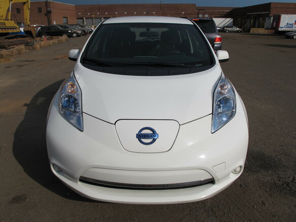 2015 Nissan Leaf (EM61) I (ZE0/AZE0), белый