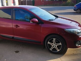 2012 Renault Megane III Рестайлинг, красный, 880000 рублей, вид 3