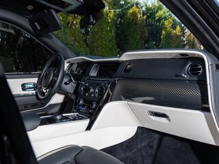 2021 Rolls-Royce Cullinan Black Badge I (Series I), чёрный, 39000000 рублей, вид 4