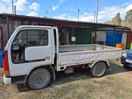1992 Nissan Atlas, белый, 590000 рублей, вид 3