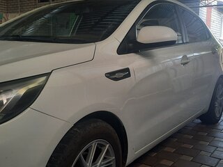 2017 Kia Rio III Рестайлинг, белый, 739999 рублей, вид 3