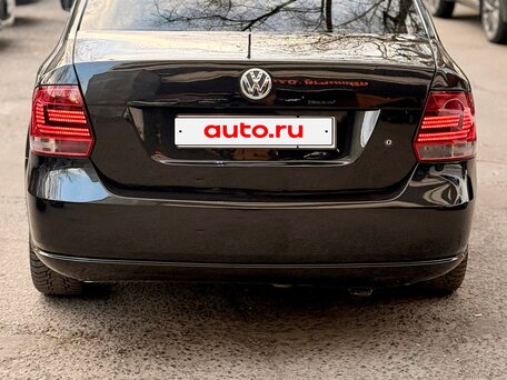 2015 Volkswagen Polo V Рестайлинг, чёрный, 499999 рублей, вид 5
