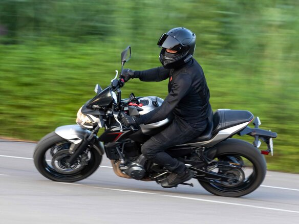2017 Kawasaki Z 650, серебристый, 550000 рублей - вид 11