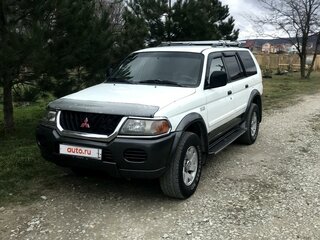 2001 Mitsubishi Montero Sport I, белый, 1100000 рублей, вид 1