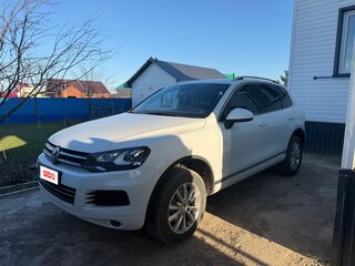 2012 Volkswagen Touareg II, белый, 1800000 рублей, вид 1