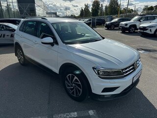 2018 Volkswagen Tiguan II, белый, 2810000 рублей, вид 4