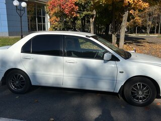 2001 Mitsubishi Lancer Cedia IX, белый, 550000 рублей, вид 2