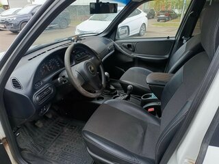 2015 Chevrolet Niva I Рестайлинг, белый, 500000 рублей, вид 4