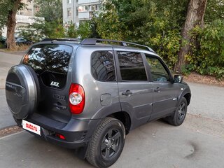 2016 Chevrolet Niva I Рестайлинг, серый, 570000 рублей, вид 4