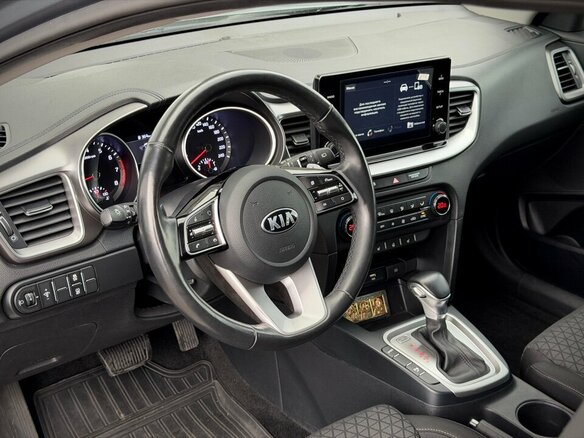 2020 Kia Ceed III, серый, 1670000 рублей - вид 15