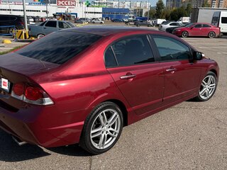 2011 Honda Civic VIII Рестайлинг, красный, 800000 рублей, вид 2