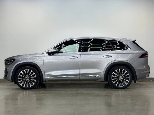 2025 Geely Monjaro (Xingyue L) I Рестайлинг (China Market), серый, 3350000 рублей - вид 7