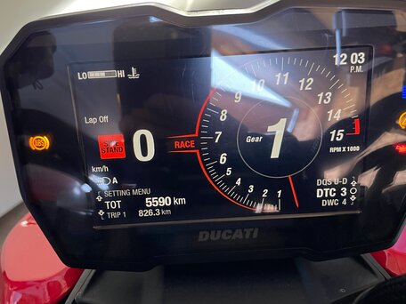 2021 Ducati Streetfighter V4, красный, 1770000 рублей, вид 5