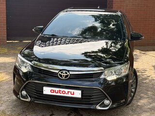 2015 Toyota Camry VII (XV50) Рестайлинг, чёрный, 1840000 рублей, вид 3