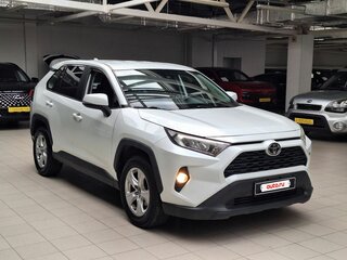 2021 Toyota RAV4 V (XA50), белый, 2730000 рублей, вид 1