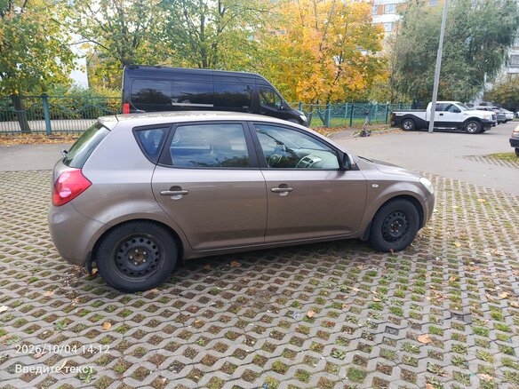 2009 Kia Ceed I, бежевый, 610000 рублей - вид 3